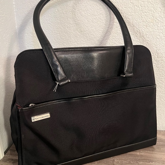 Victorinox Deluxe Business Black Tote Bag with Red Satin Interior - Picture 3 of 12